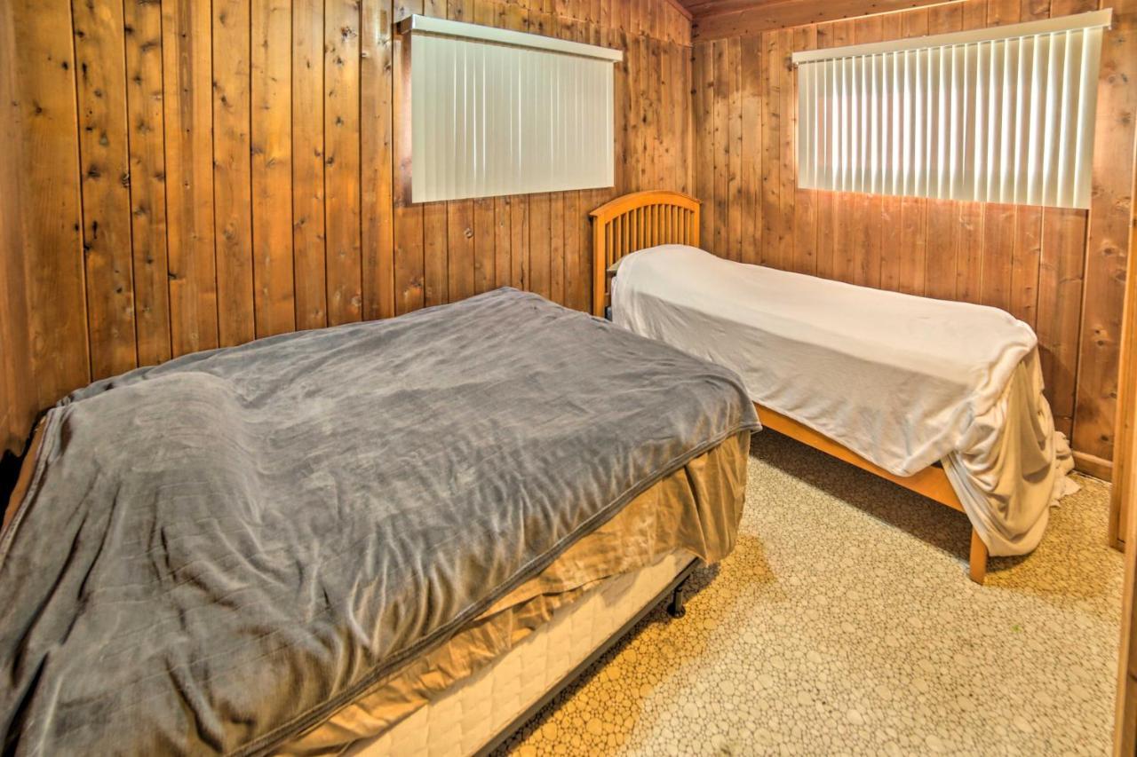 Cornell Home With Fire Pit And Hunting Access! Екстер'єр фото